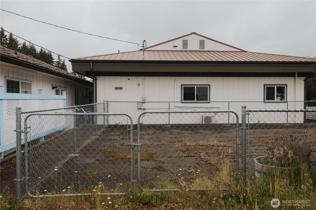 451 Fifth Avenue, Forks, WA 98331