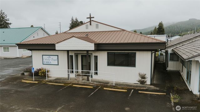 451 Fifth Avenue, Forks, WA 98331