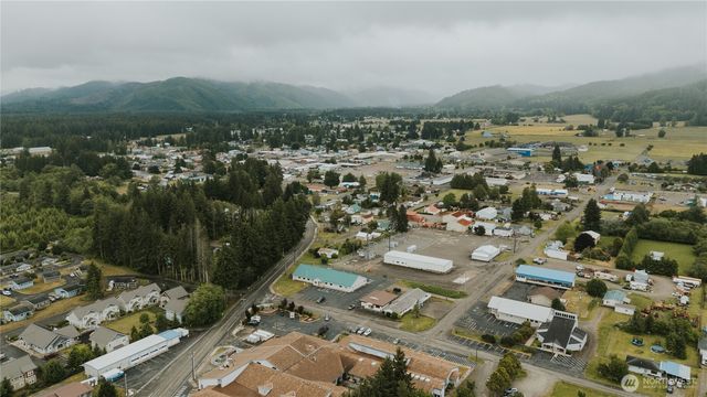 451 Fifth Avenue, Forks, WA 98331