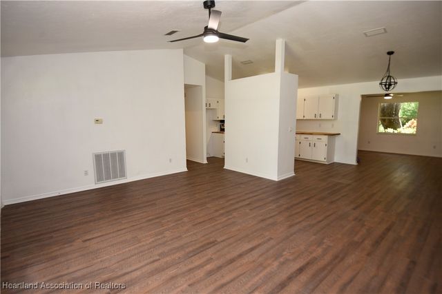 1922 N Torrington Road, Avon Park, FL 33825