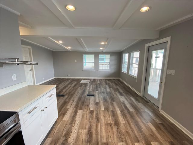 310 Marine Way, Freeport, TX 77541