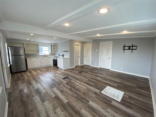 310 Marine Way, Freeport, TX 77541