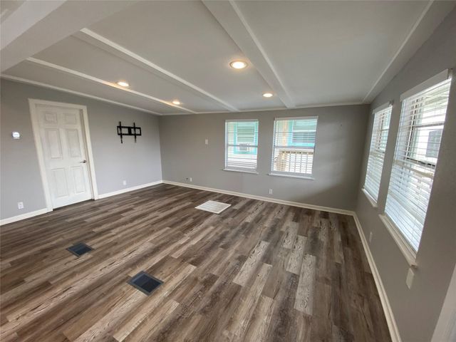 310 Marine Way, Freeport, TX 77541