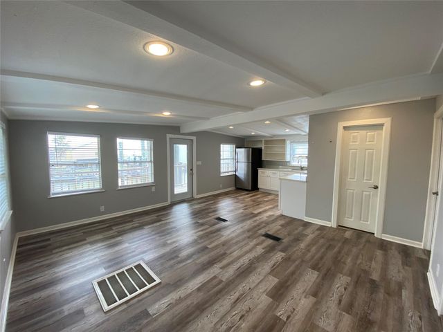 310 Marine Way, Freeport, TX 77541