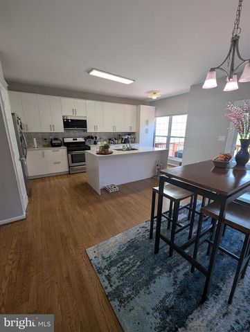 5181 BALLYCASTLE CIR, Alexandria, VA 22315