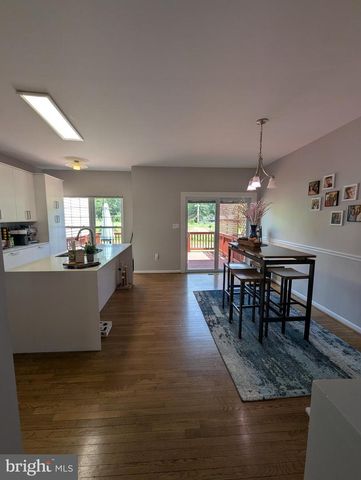 5181 BALLYCASTLE CIR, Alexandria, VA 22315