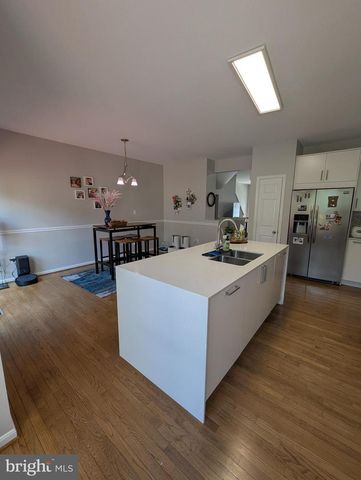 5181 BALLYCASTLE CIR, Alexandria, VA 22315