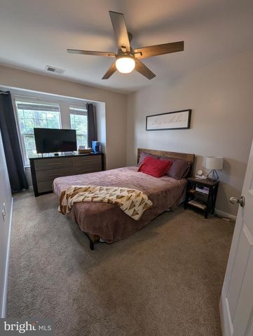 5181 BALLYCASTLE CIR, Alexandria, VA 22315