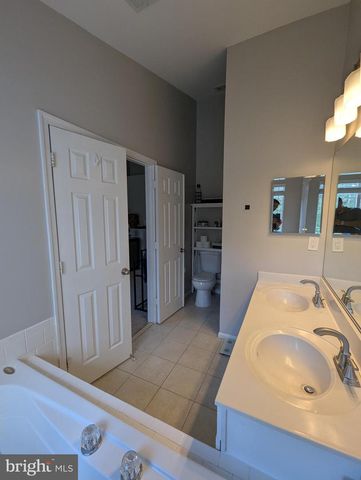 5181 BALLYCASTLE CIR, Alexandria, VA 22315