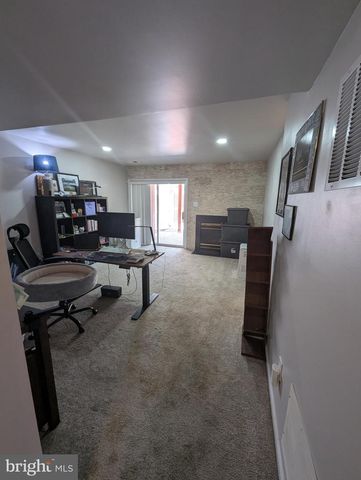 5181 BALLYCASTLE CIR, Alexandria, VA 22315