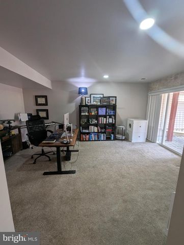 5181 BALLYCASTLE CIR, Alexandria, VA 22315