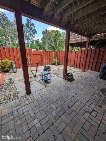 5181 BALLYCASTLE CIR, Alexandria, VA 22315