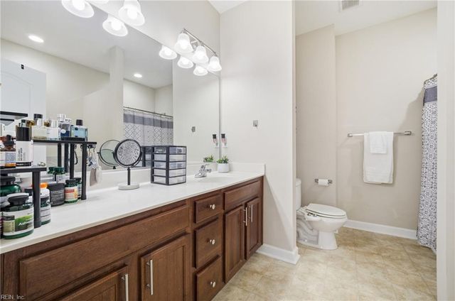 232 Paradise DR, Portsmouth, VA 23701