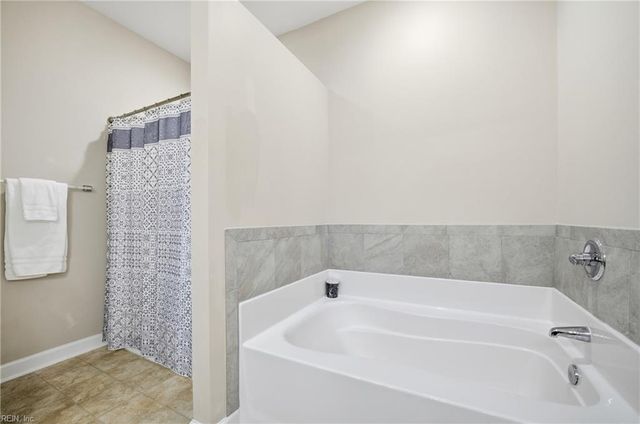 232 Paradise DR, Portsmouth, VA 23701