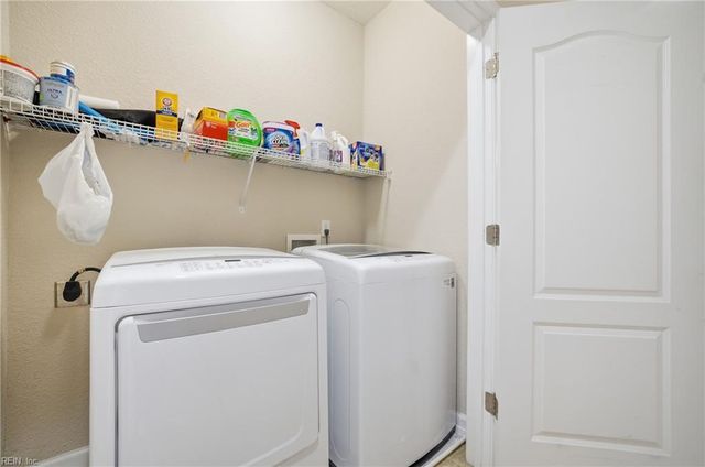 232 Paradise DR, Portsmouth, VA 23701