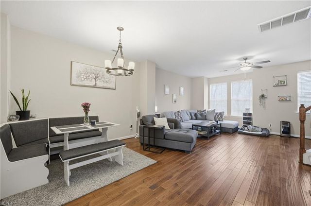 232 Paradise DR, Portsmouth, VA 23701