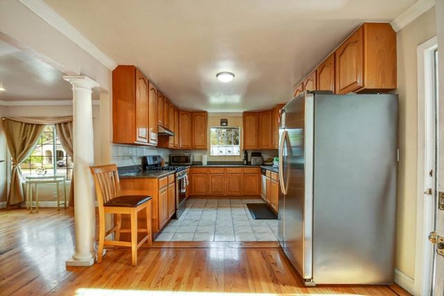 204 Park Street, Redwood City, CA 94061