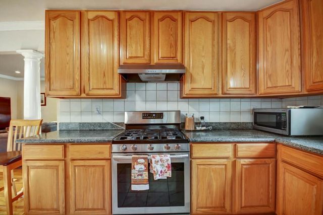 204 Park Street, Redwood City, CA 94061