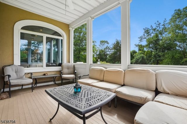 30 Dogwood Dr, Readington Twp., NJ 08889