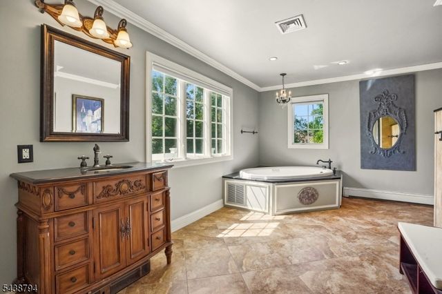 30 Dogwood Dr, Readington Twp., NJ 08889