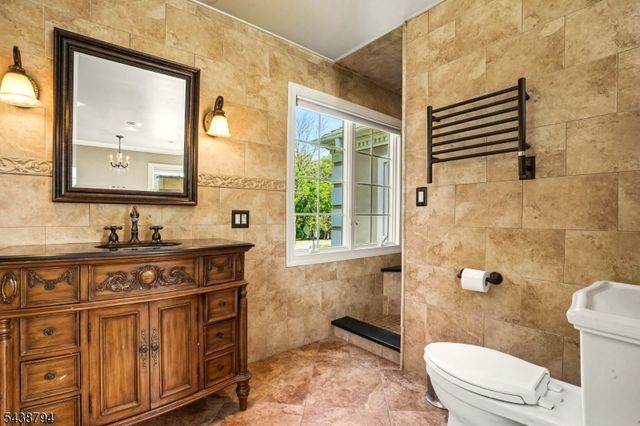 30 Dogwood Dr, Readington Twp., NJ 08889