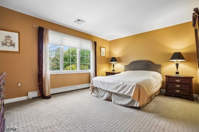 30 Dogwood Dr, Readington Twp., NJ 08889