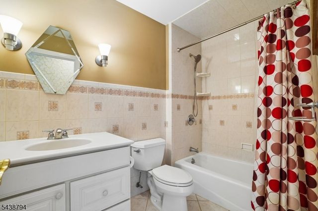 30 Dogwood Dr, Readington Twp., NJ 08889