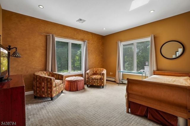 30 Dogwood Dr, Readington Twp., NJ 08889
