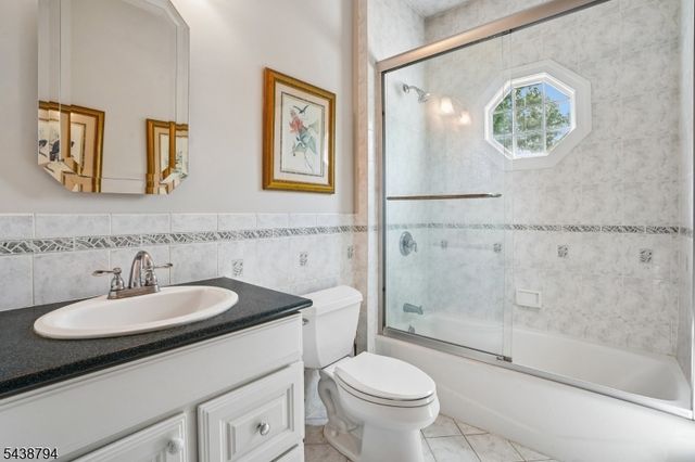 30 Dogwood Dr, Readington Twp., NJ 08889