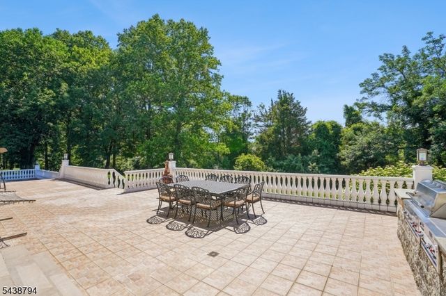 30 Dogwood Dr, Readington Twp., NJ 08889