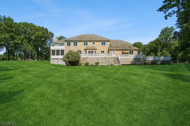 30 Dogwood Dr, Readington Twp., NJ 08889