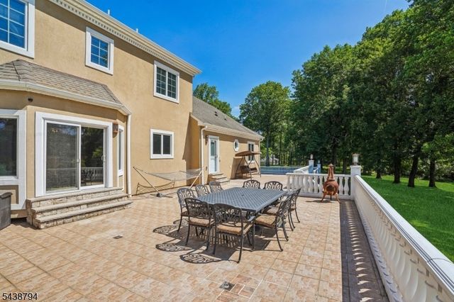 30 Dogwood Dr, Readington Twp., NJ 08889
