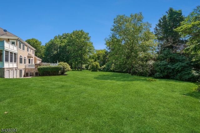 30 Dogwood Dr, Readington Twp., NJ 08889