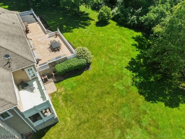 30 Dogwood Dr, Readington Twp., NJ 08889