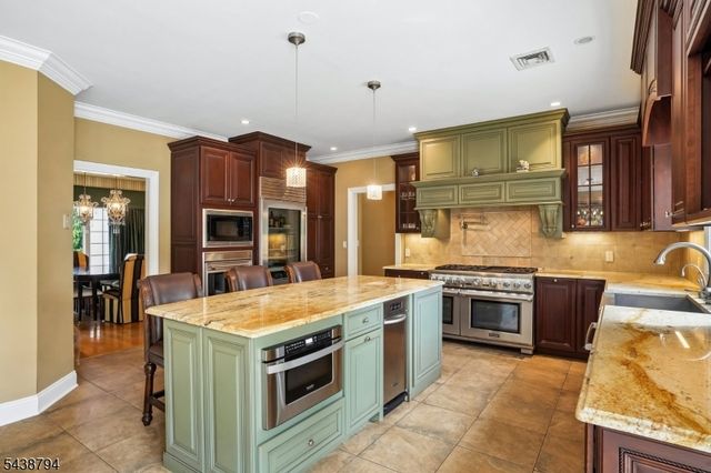 30 Dogwood Dr, Readington Twp., NJ 08889
