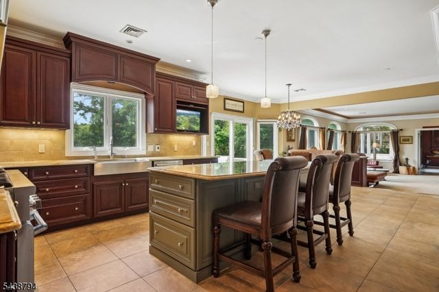 30 Dogwood Dr, Readington Twp., NJ 08889