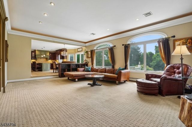 30 Dogwood Dr, Readington Twp., NJ 08889