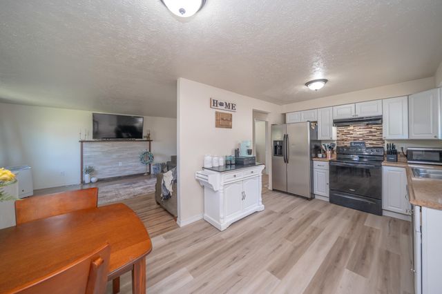 1328 Joseph Ave, Spokane, WA 99208