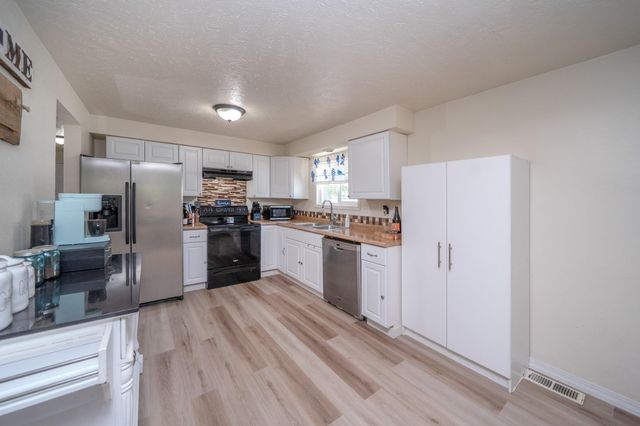 1328 Joseph Ave, Spokane, WA 99208
