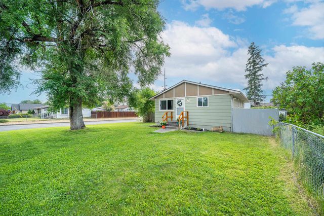 1328 Joseph Ave, Spokane, WA 99208