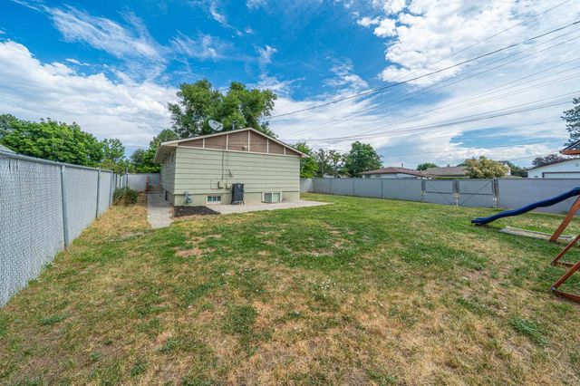 1328 Joseph Ave, Spokane, WA 99208