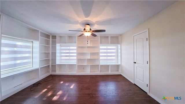 676 County Road 426, El Campo, TX 77437