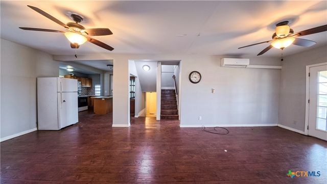 676 County Road 426, El Campo, TX 77437