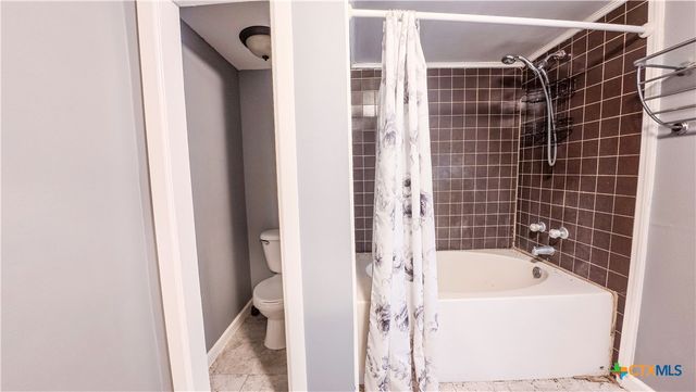 676 County Road 426, El Campo, TX 77437