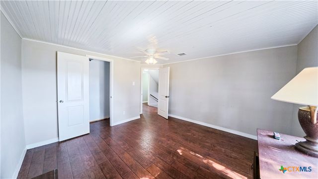 676 County Road 426, El Campo, TX 77437