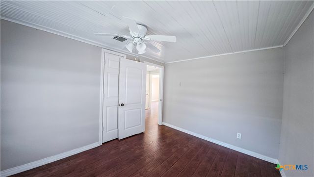 676 County Road 426, El Campo, TX 77437