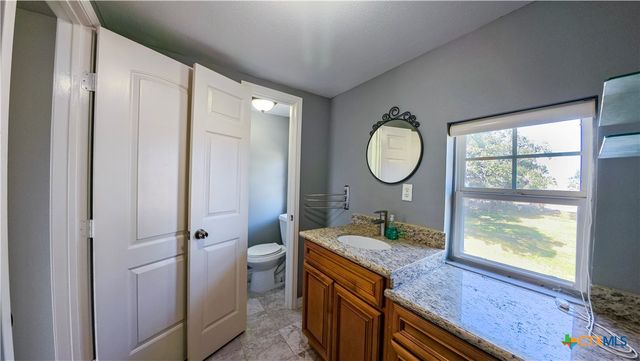 676 County Road 426, El Campo, TX 77437