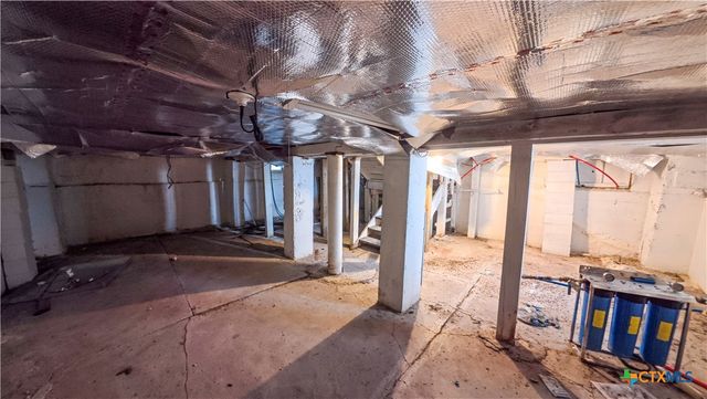 676 County Road 426, El Campo, TX 77437