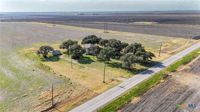 676 County Road 426, El Campo, TX 77437