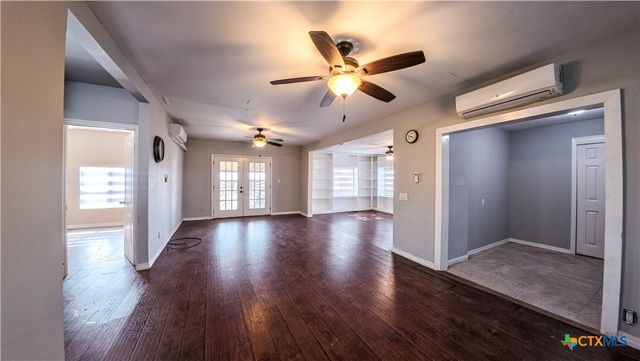 676 County Road 426, El Campo, TX 77437